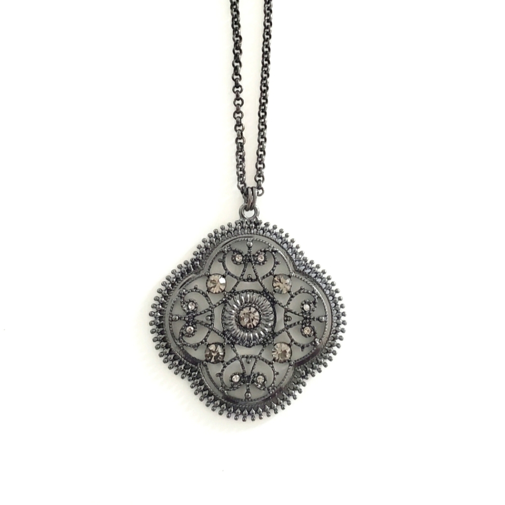 Express Antique Floral Pendant Necklace